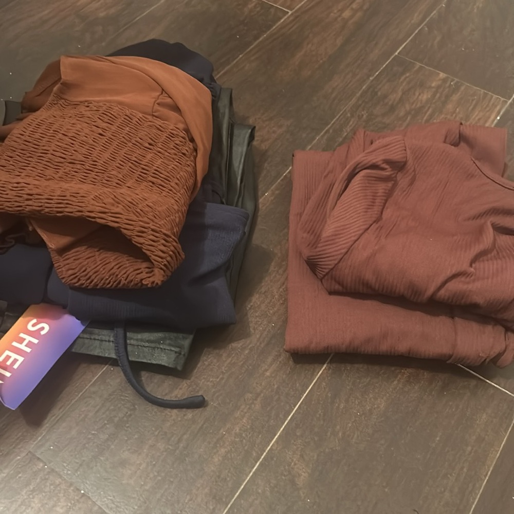 Shein Clothes - Picture 3 of 3